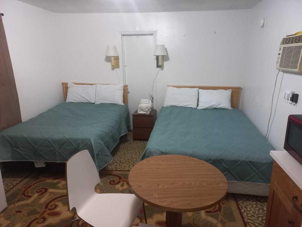 Pillow Talk Motel photo 30
