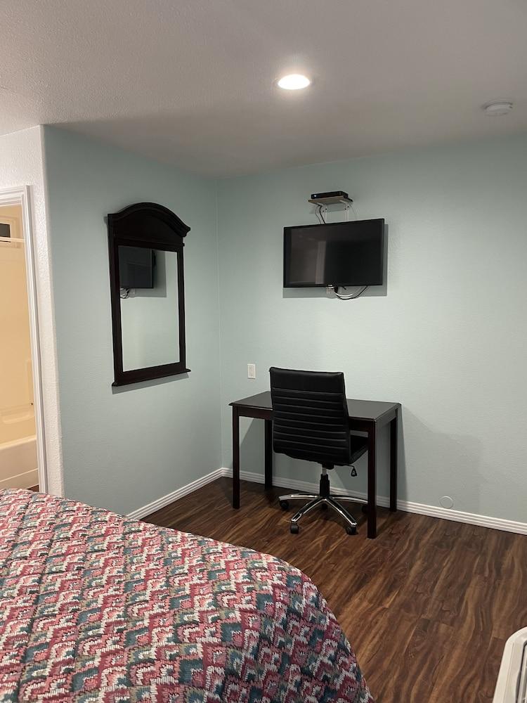 Coast Inn photo 5