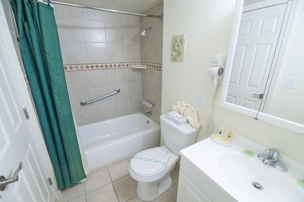 Beachcomber Inn photo 13