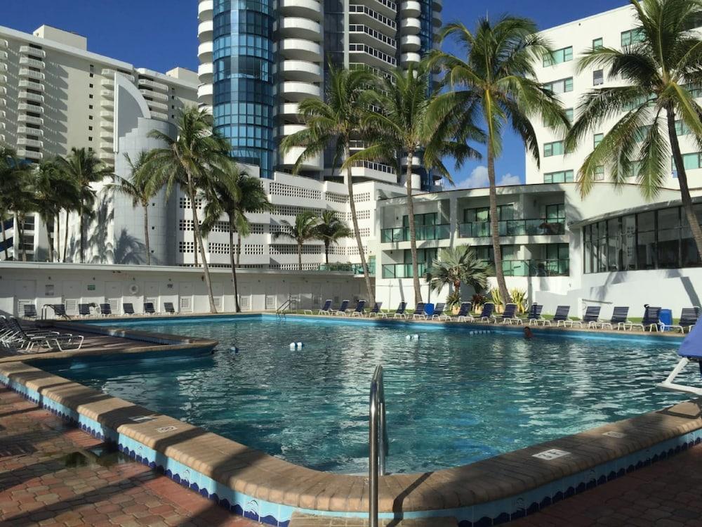 Casablanca Miami Beach photo 53