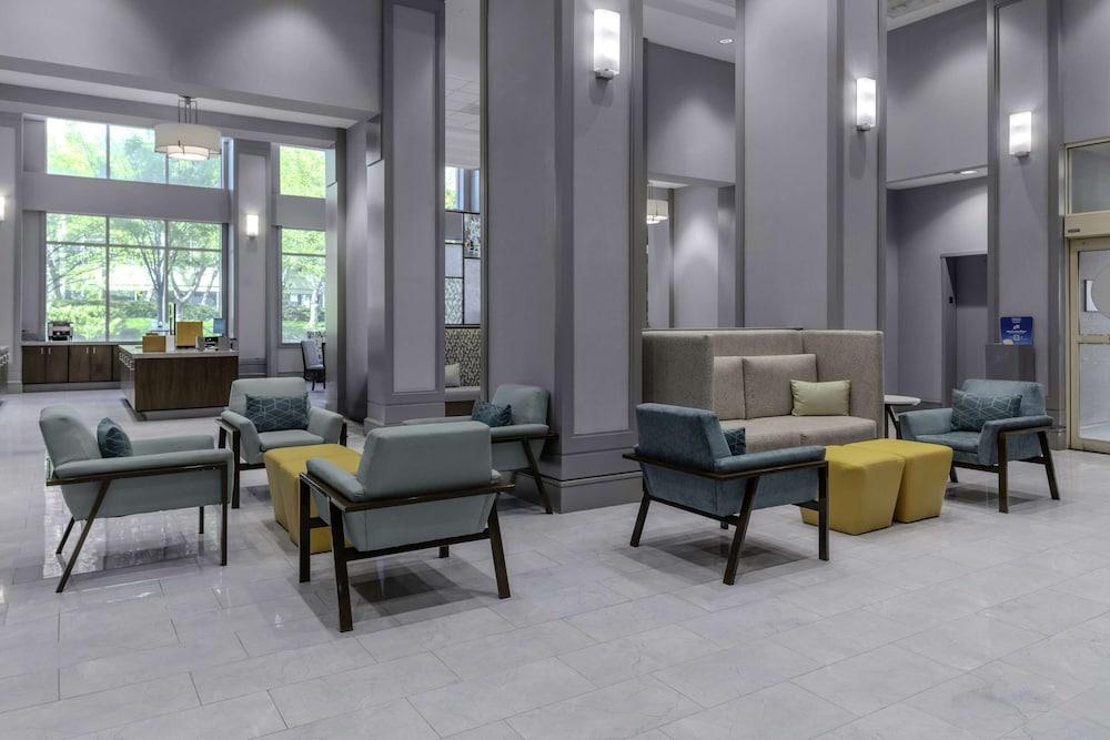 Hampton Inn & Suites Arlington Crystal City DCA photo 2