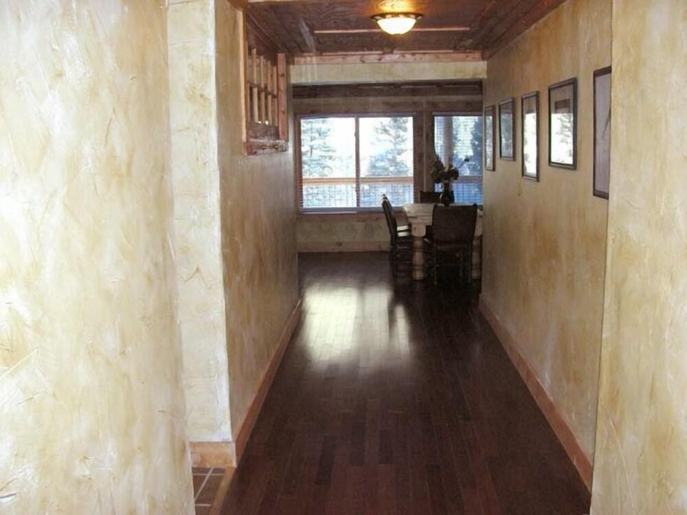 Snow Bear Inn photo 6