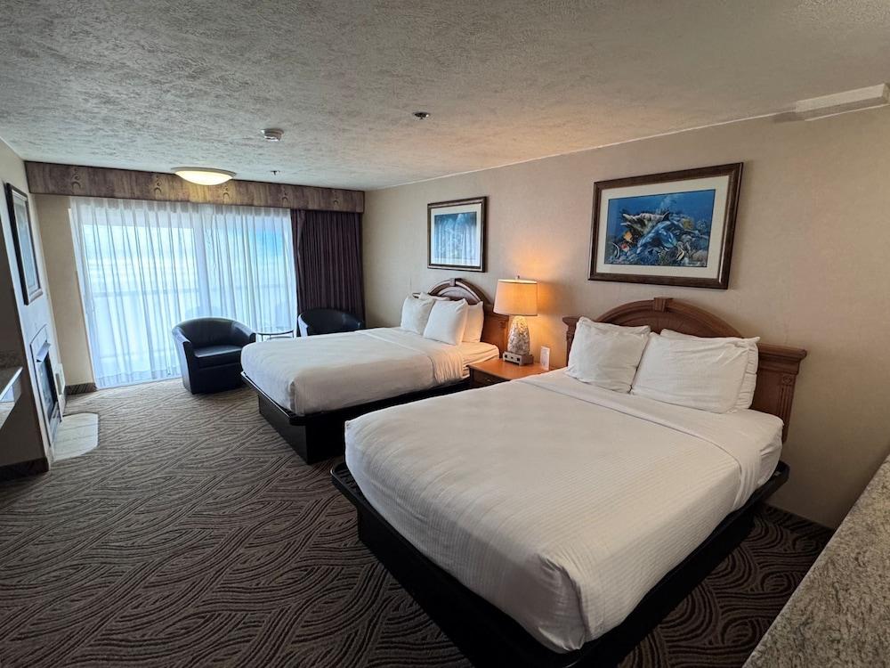 Promenade Inn & Suites Oceanfront photo 11