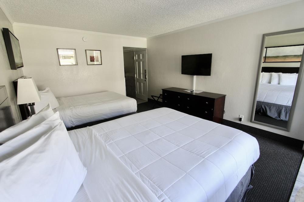 At Home Inn & Suites photo 11