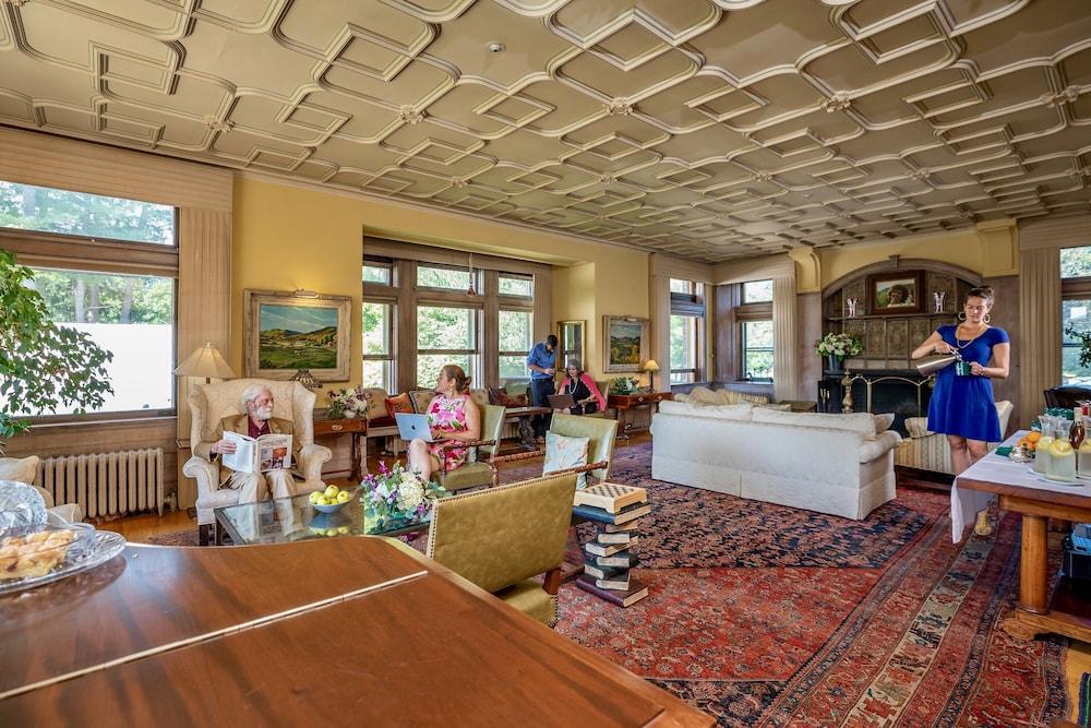 Wilburton Inn photo 77