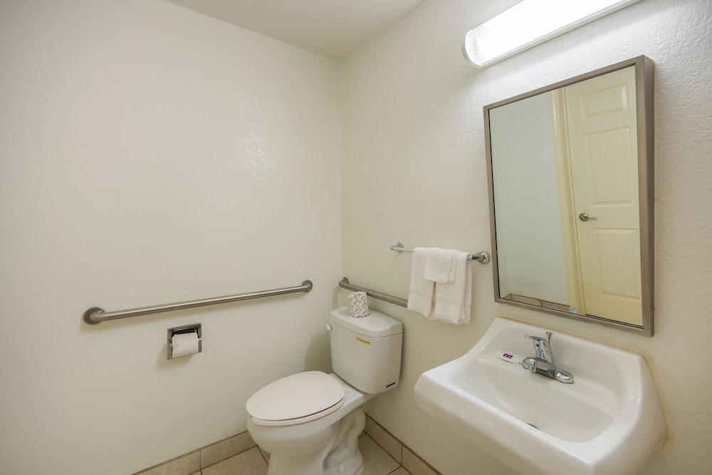 Americas Best Value Inn & Suites Humble photo 21