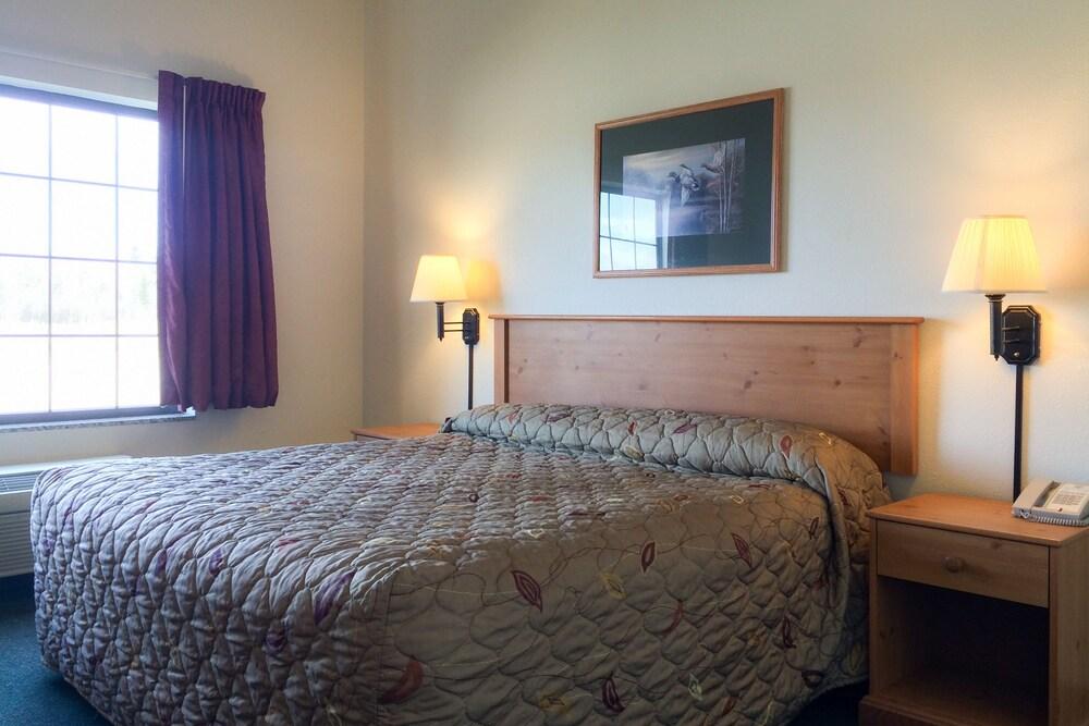 White Oak Inn & Suites photo 21