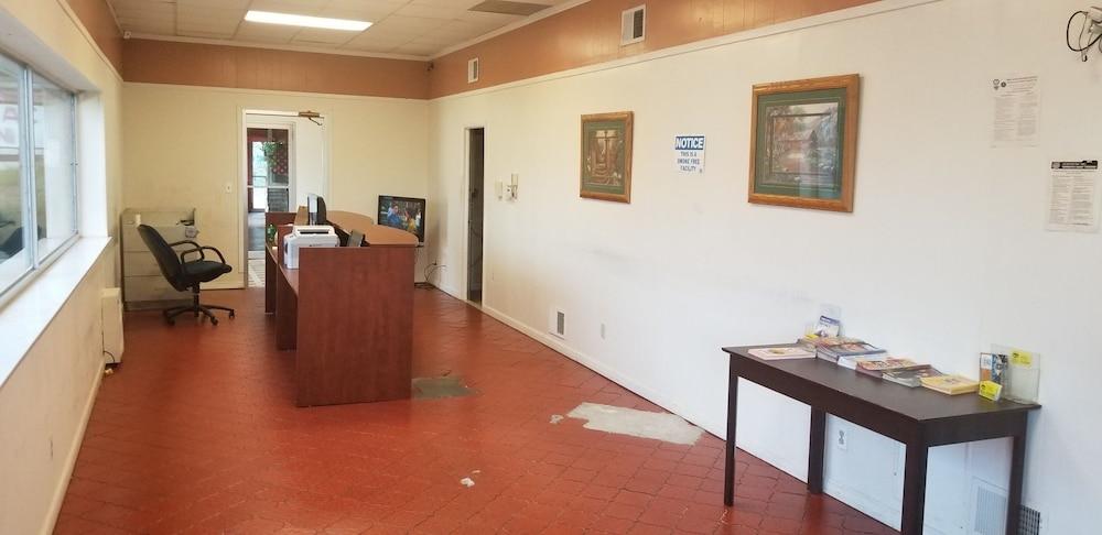 Tomac Motor Inn photo 11