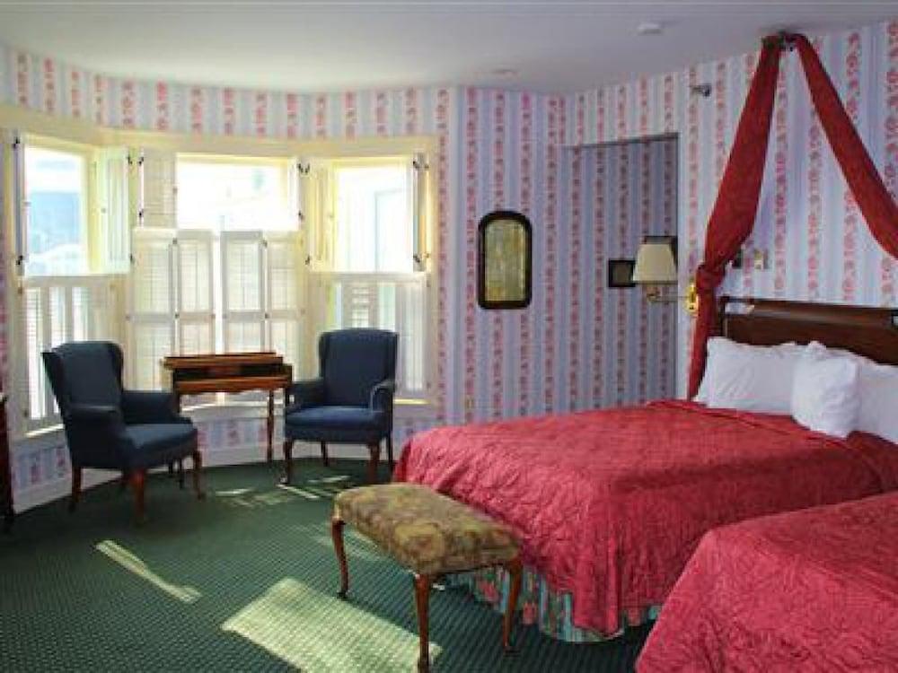 Inn on Mackinac photo 4