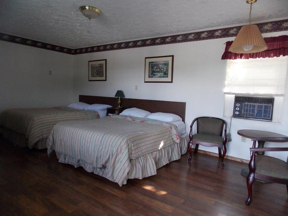 Clarketon Motel photo 36
