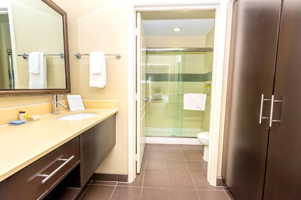 Staybridge Suites Houston IAH - Beltway 8 by IHG photo 36