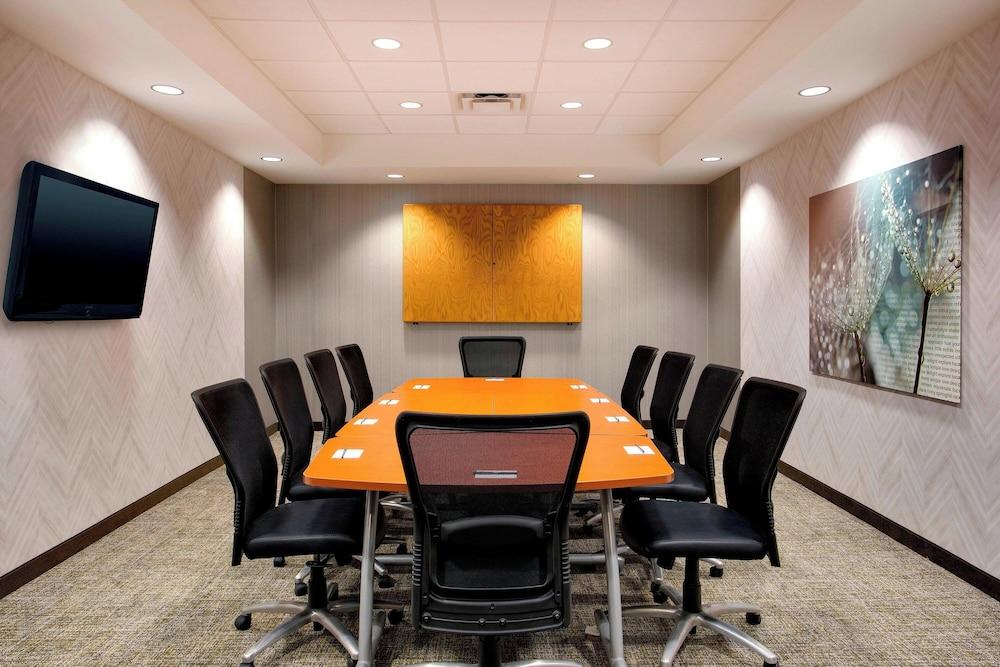 Springhill Suites Marriott Airport photo 17