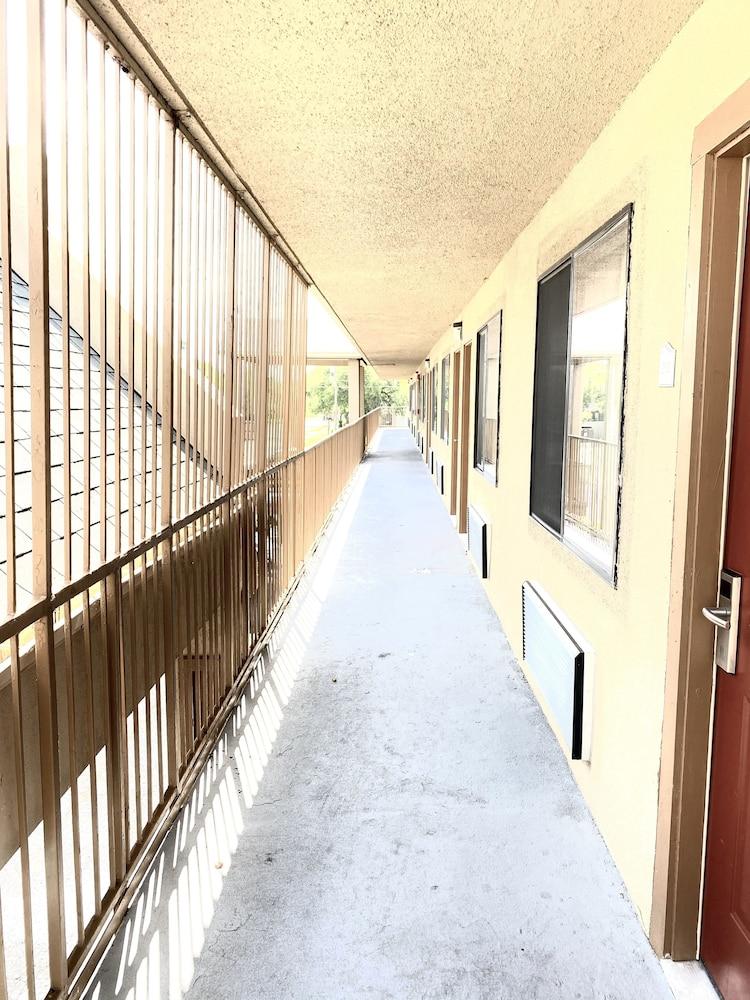 Executive Inn Kingsville photo 22
