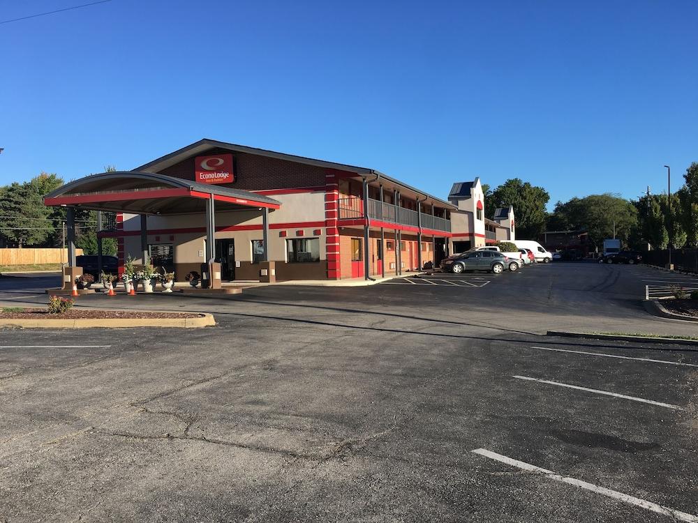 Econolodge Inn & Suites photo 54
