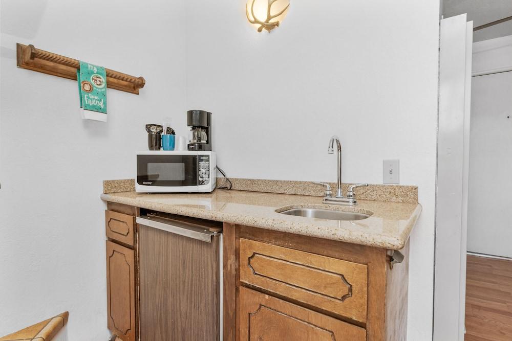 Big Bear Lakefront Lodge photo 60