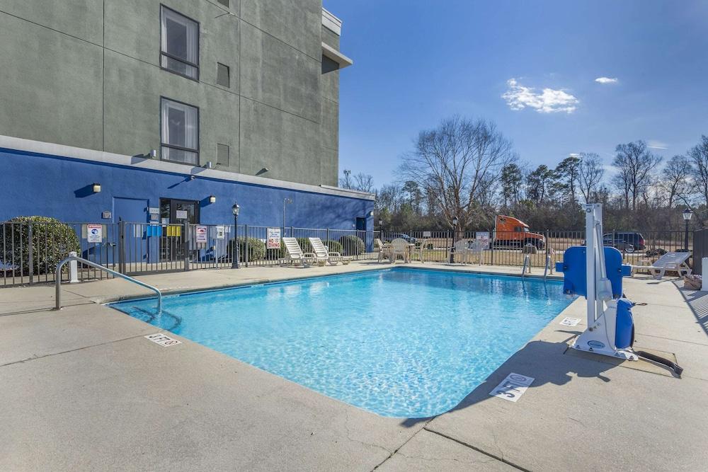 Comfort Suites Wilson I-95 photo 21