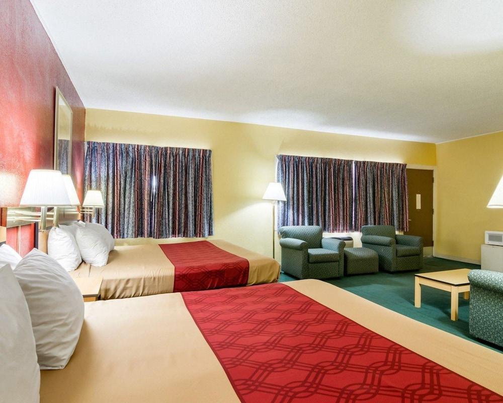 Meadow Acres Inn photo 16
