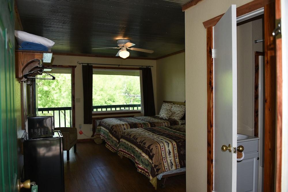 Anglers Riverfront Motel photo 8