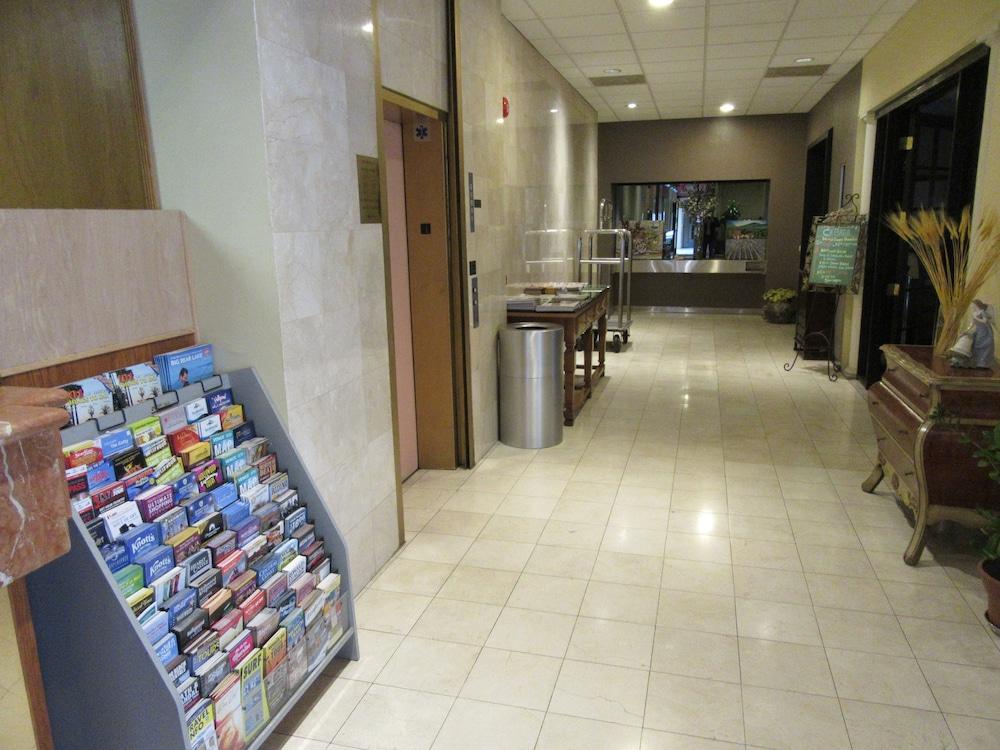 Ramada by Wyndham Los Angeles/Koreatown West photo 3