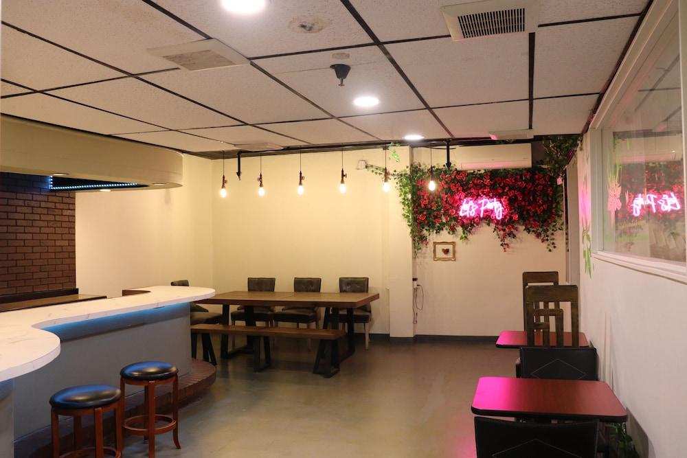 Hometel Suites - Los Angeles (Koreatown) photo 16