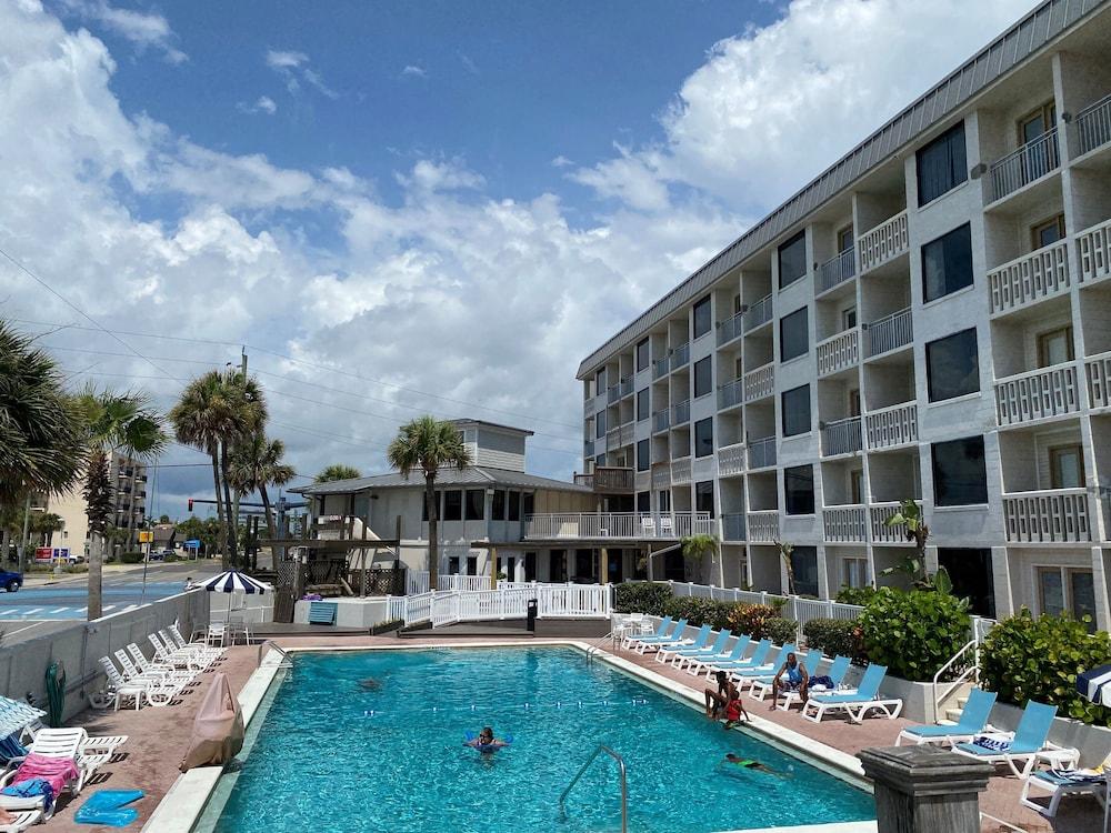 Silver Beach Club photo 30