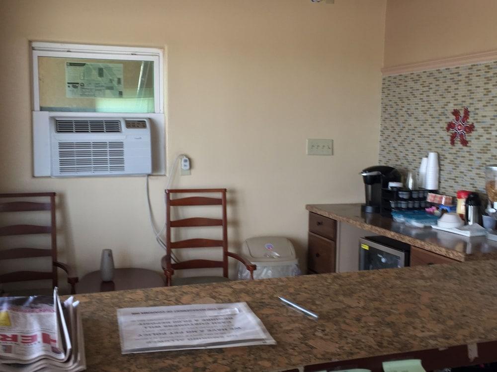 Coahoma Inn photo 16