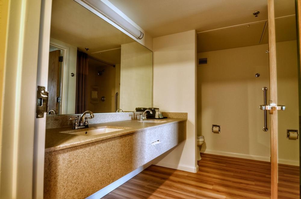 Ohkay Casino Resort Hotel photo 16