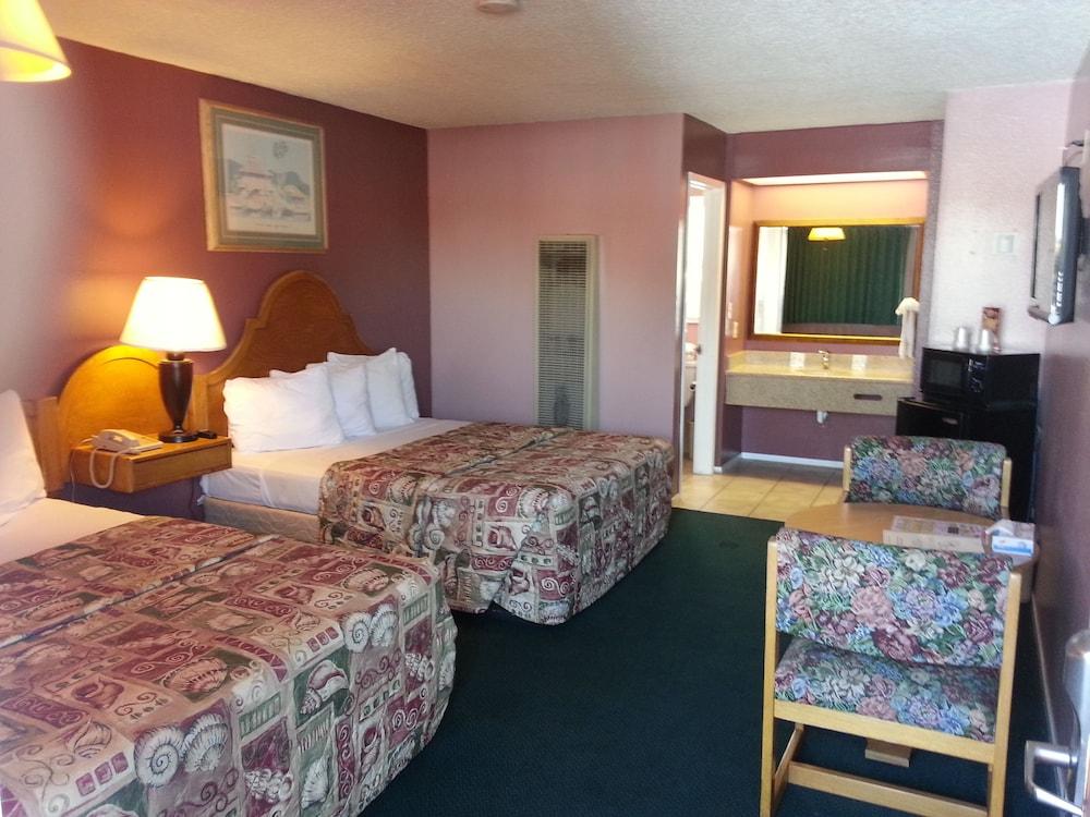 Blue Seal Inn photo 9