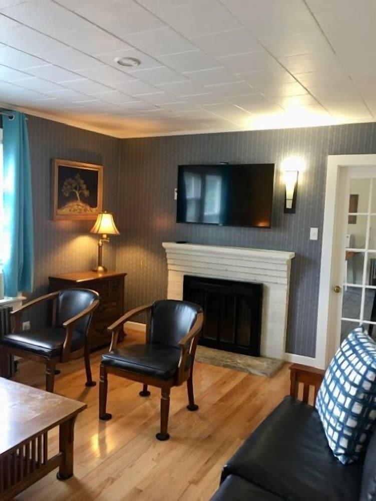 Seagrass Inn photo 40