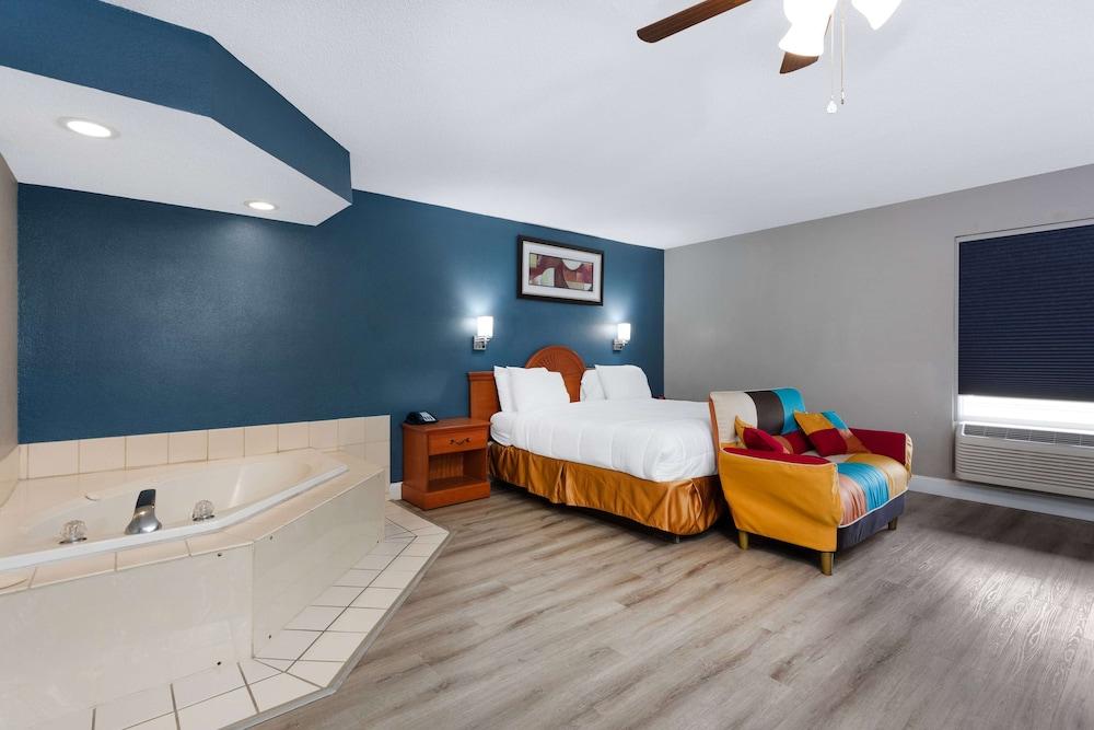 Baymont by Wyndham Marianna photo 26
