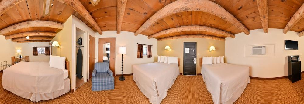 Thunderbird Lodge photo 17