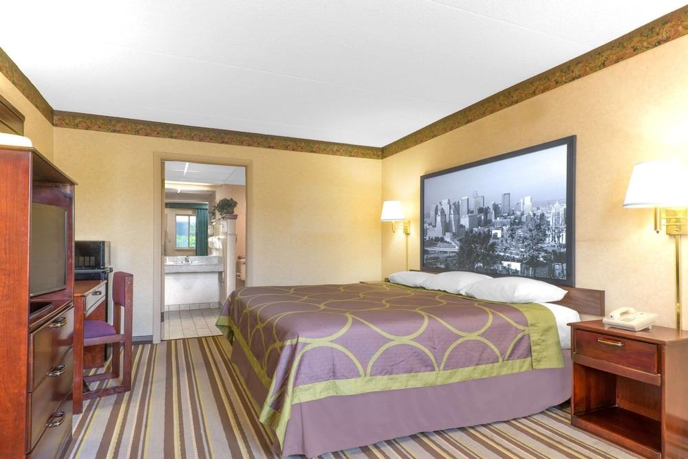 Super 8 by Wyndham Wapakoneta photo 7