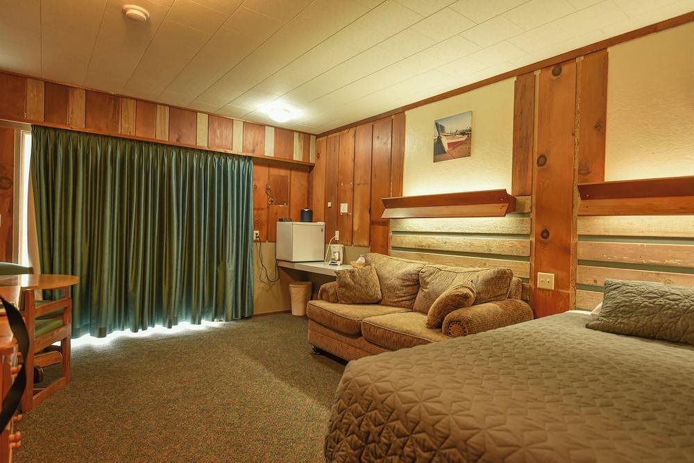 Sunset Oceanfront Lodging photo 73