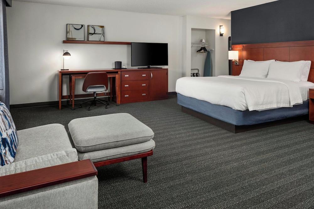 Courtyard by Marriott La Crosse photo 33