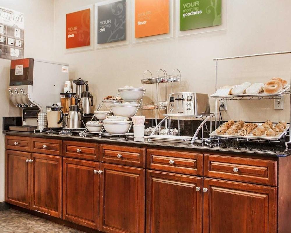 Garner Hotel Mahwah by IHG photo 13