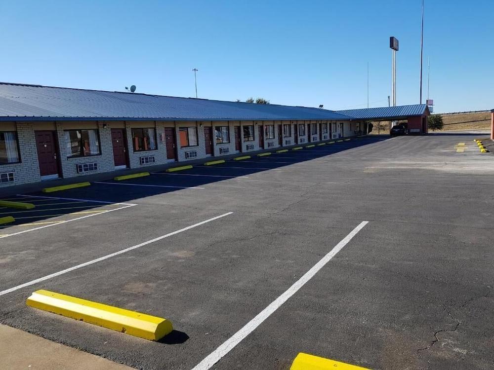 Budget Host Inn Eastland photo 15