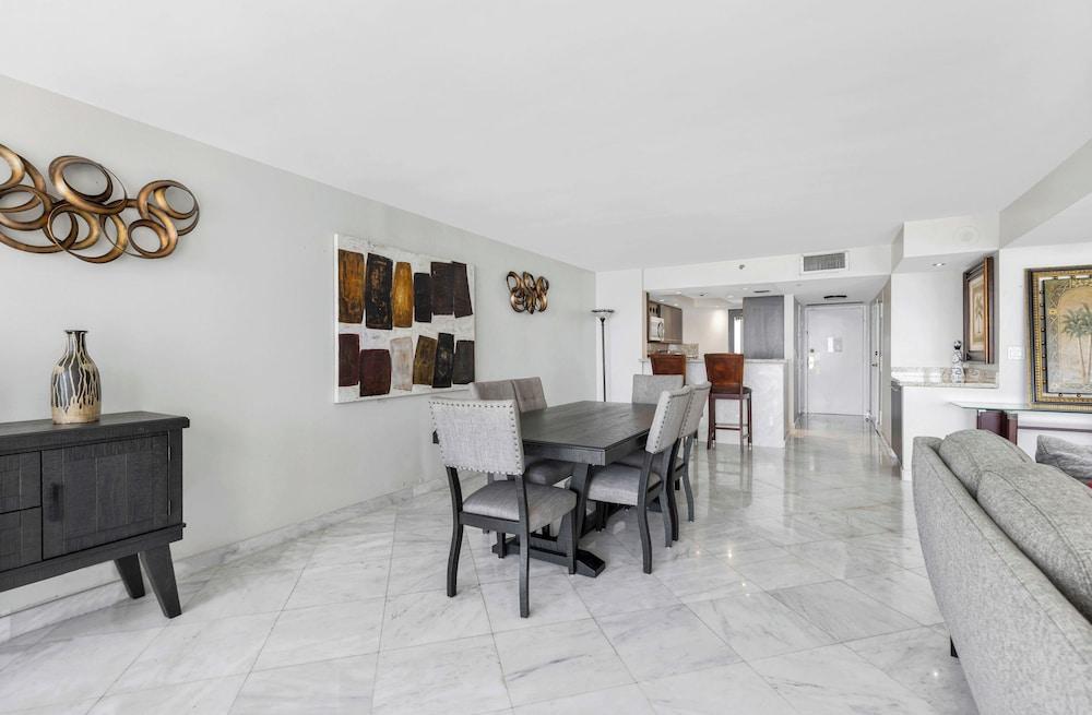 The Grand Biscayne Bay photo 51