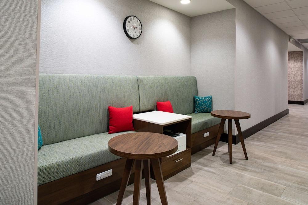 Hampton Inn & Suites Adrian photo 55