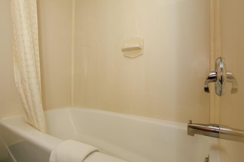 Budget Inn photo 24