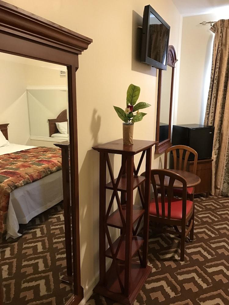 Waterbury Motel photo 11
