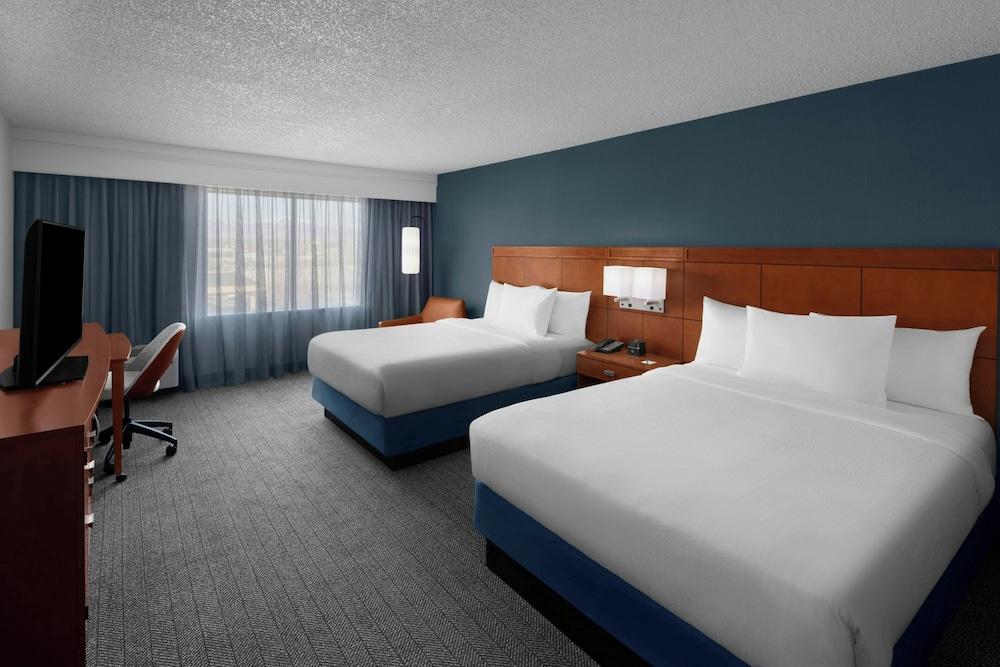 Courtyard by Marriott Sandy photo 12