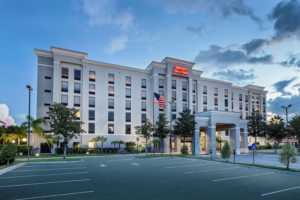 Hampton Inn & Suites Orlando Intl Dr N photo 1