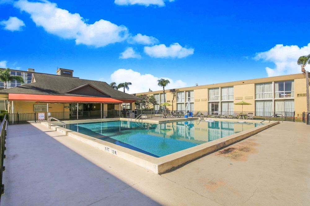 B&B Hotel Orlando International Drive Near Universal - Newly Renovated! photo 41