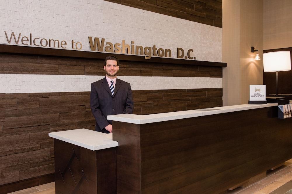 Hampton Inn & Suites Washington DC-Navy Yard photo 3