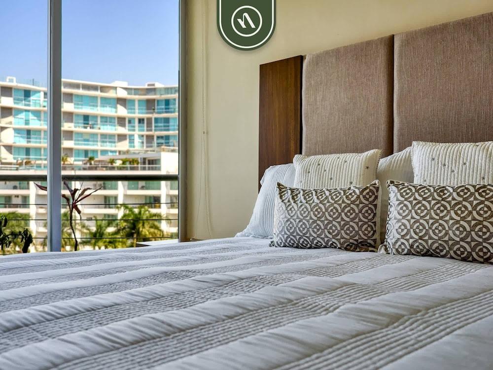 Lido Islander Inn photo 35