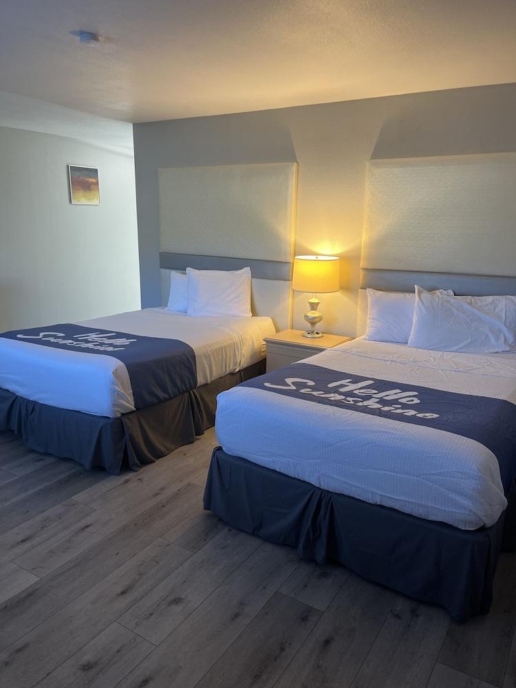 Sunglow Hotel photo 30