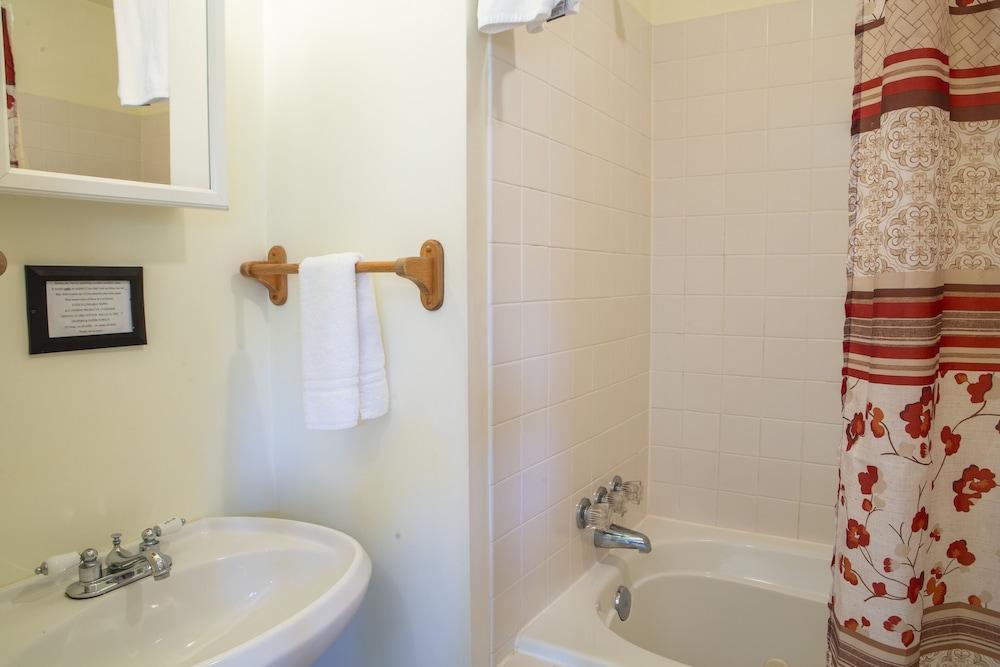 The Chimney Rock Inn & Cottages photo 20