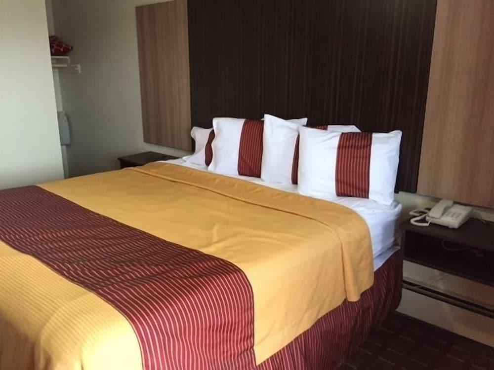 Budget Inn photo 8