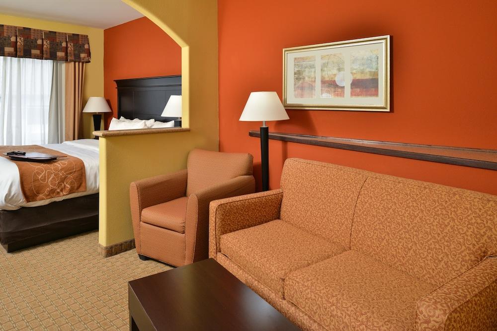 Comfort Suites Salina South photo 20