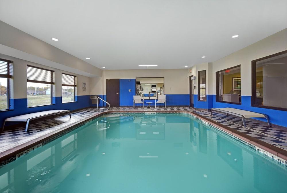 Holiday Inn Express Marshall by IHG photo 26